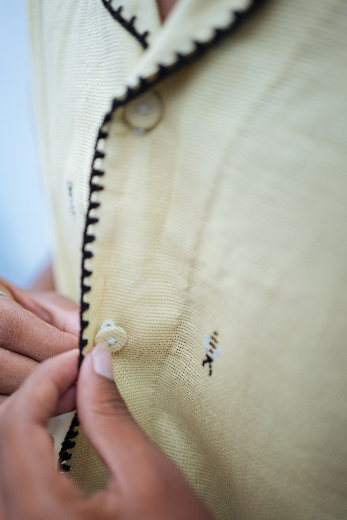CROSS-STITCH BEE BUZZ SHIRT
