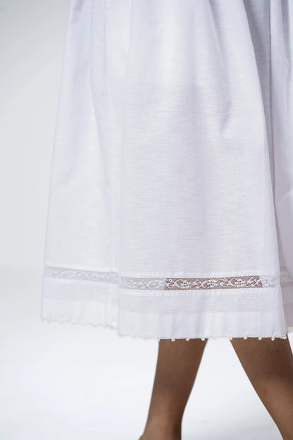 WHITE BLOOM SKIRT